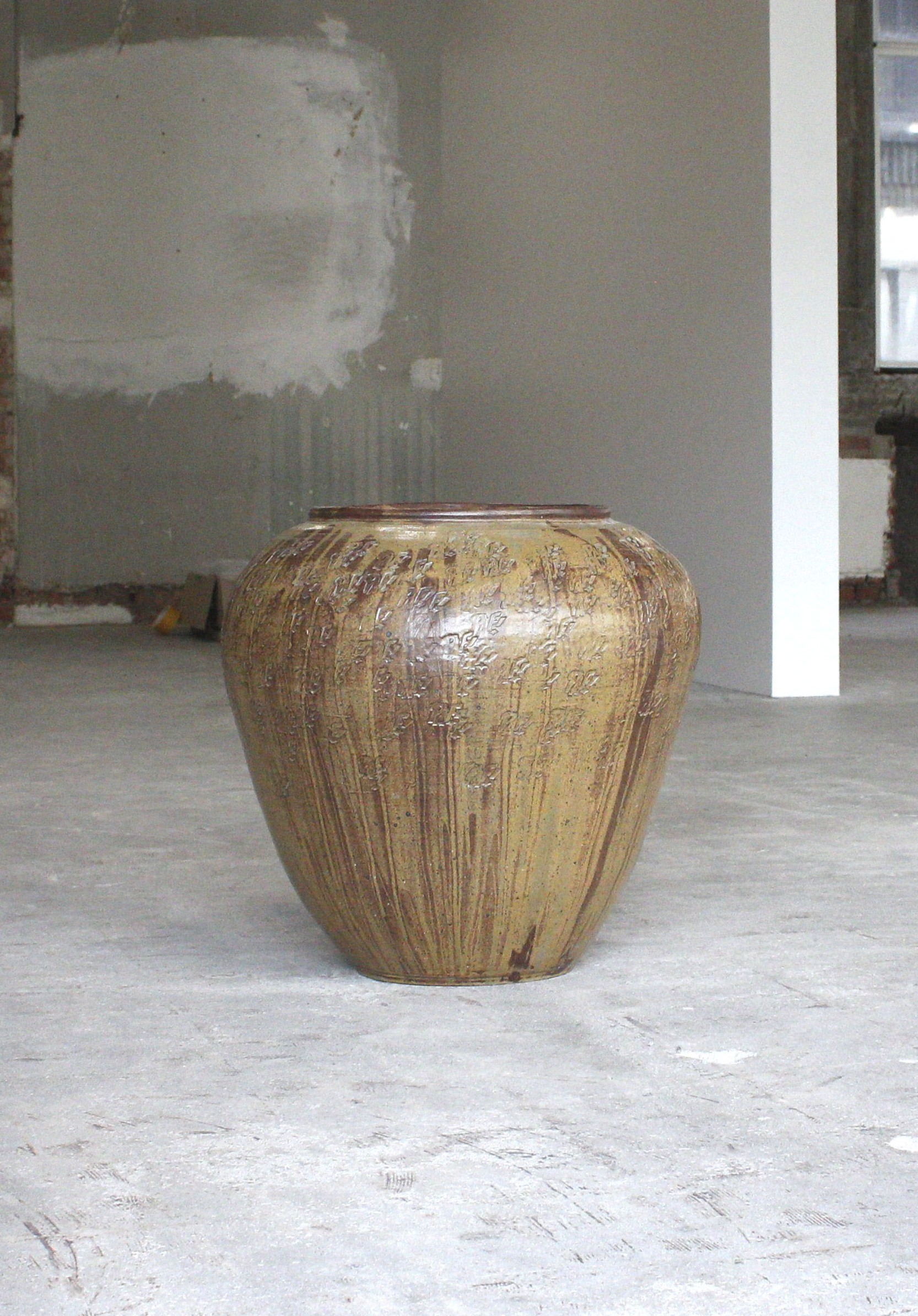 PAF!01 - 2022 - stoneware - 62x61x61 cm