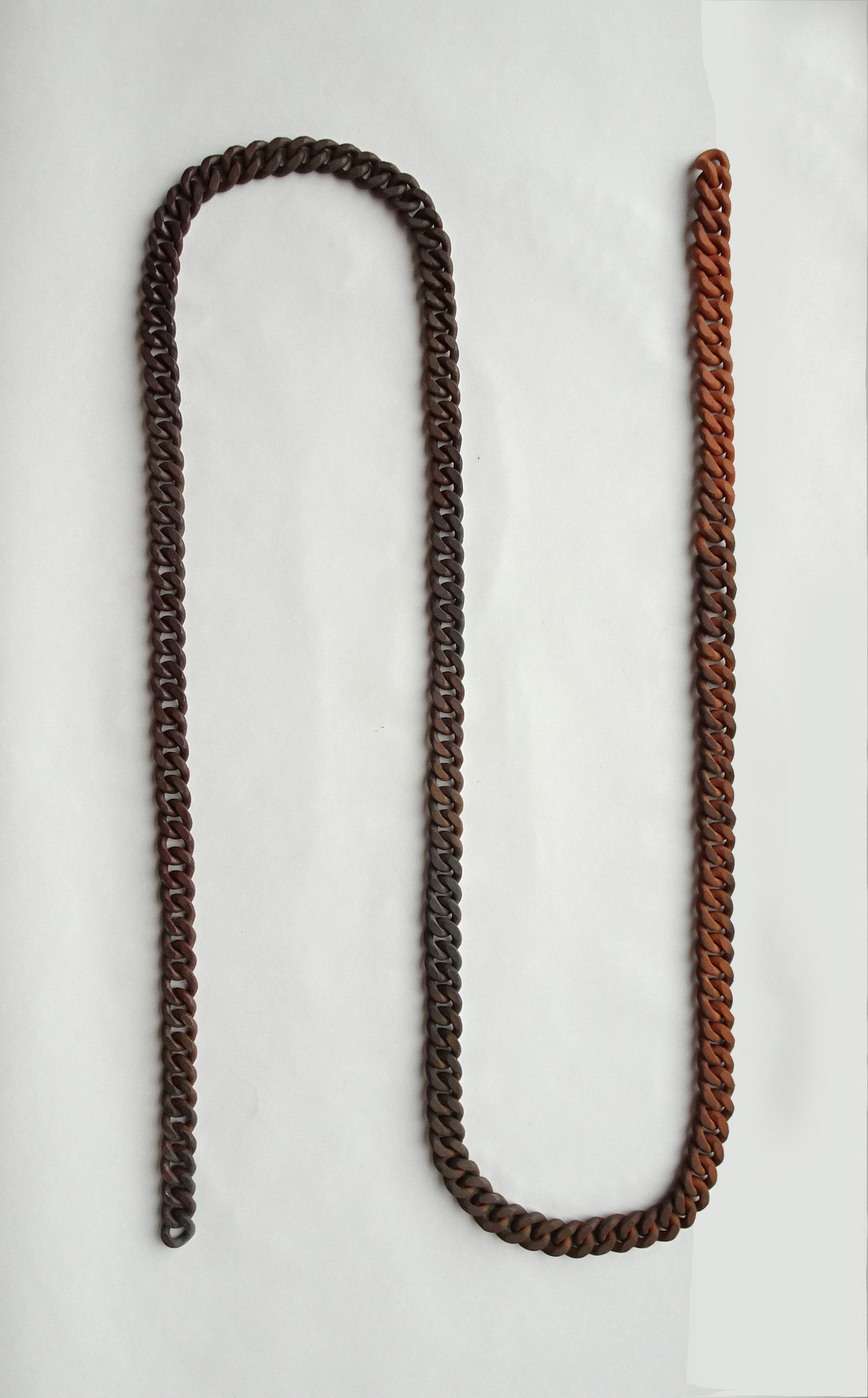 Flames path - 2021 - stoneware – 189x2,5x1 cm